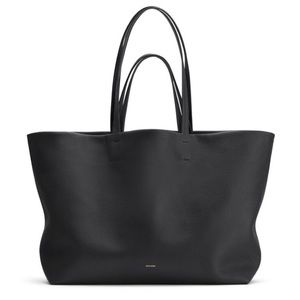 Cuyana Classic Easy Tote in Black Pebbled Leather